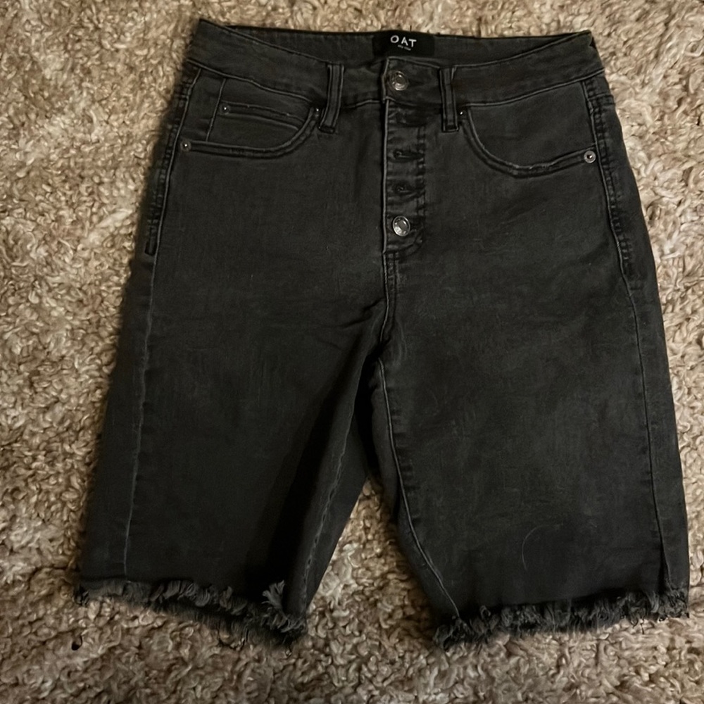 Gently worn Oat Bermuda shorts no stains. No smells no rips. Great condition.
